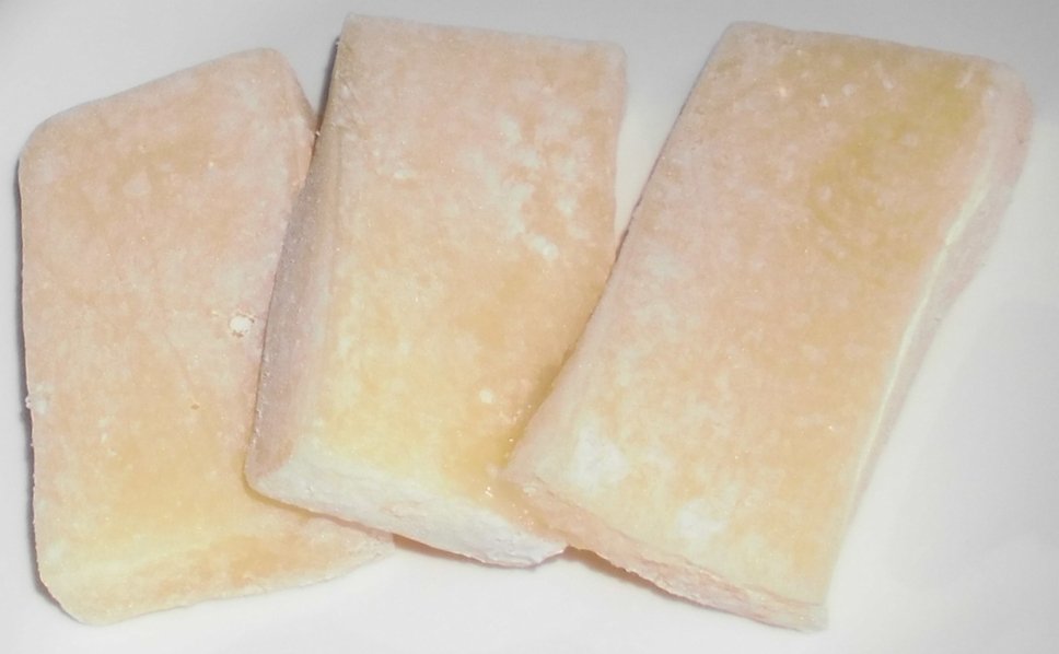 Butter mochi slices, a close cousin of Korean butter tteok
