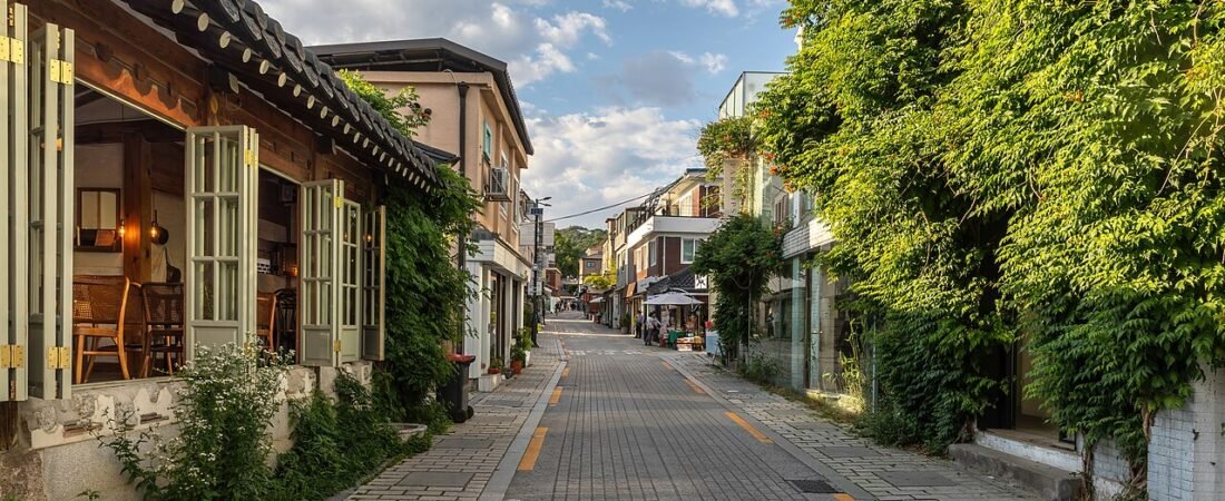 Cafe Onion Anguk: Seoul’s Famous Hanok Bakery Cafe Guide