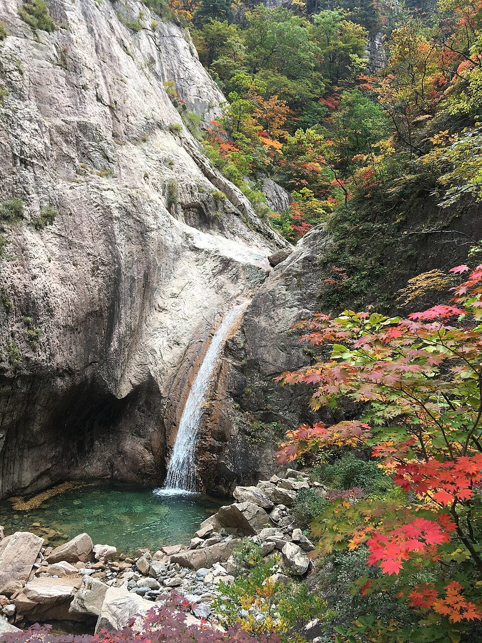 Cheondang Waterfall in Seoraksan National Park in autumn