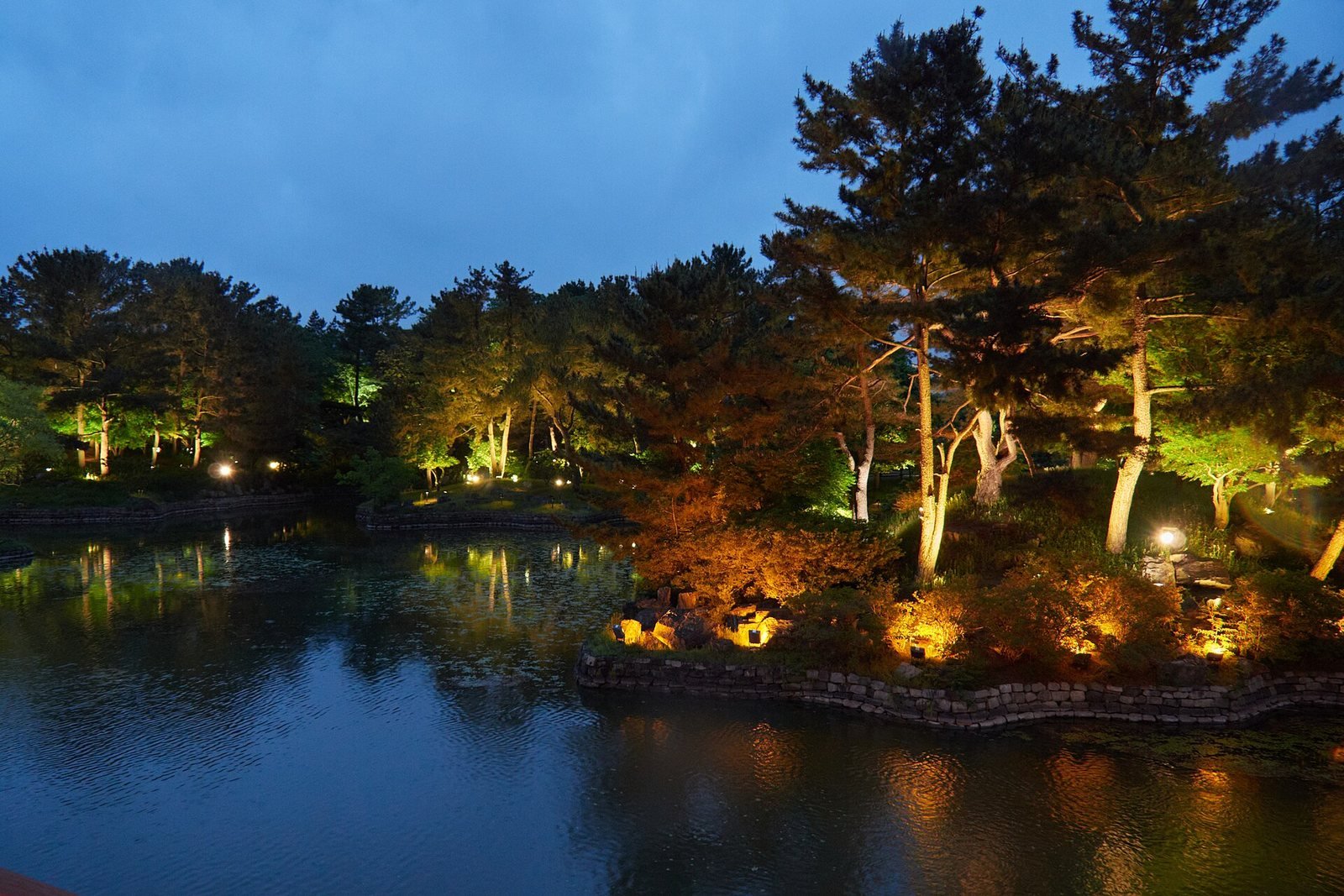 Wolji Pond lit up at night in Gyeongju