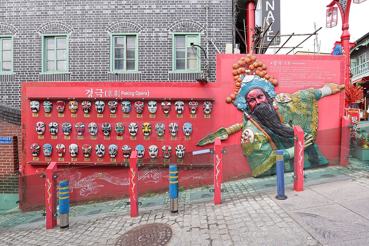 Colorful murals in Incheon Chinatown