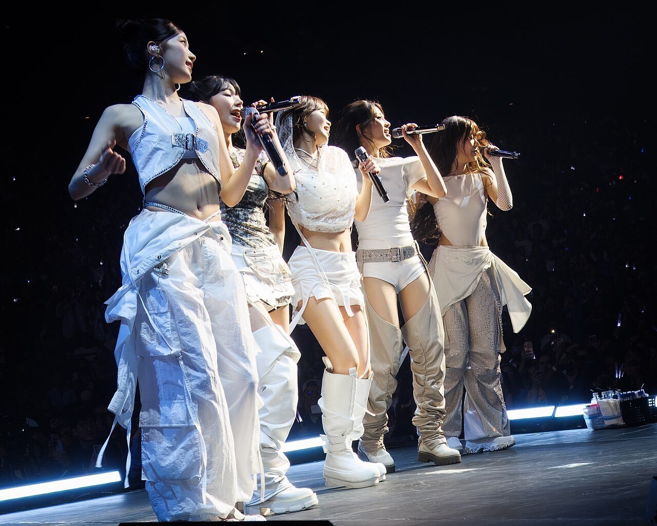 LE SSERAFIM Latest Performance Updates: Members, BOOMPALA & Europe Tour