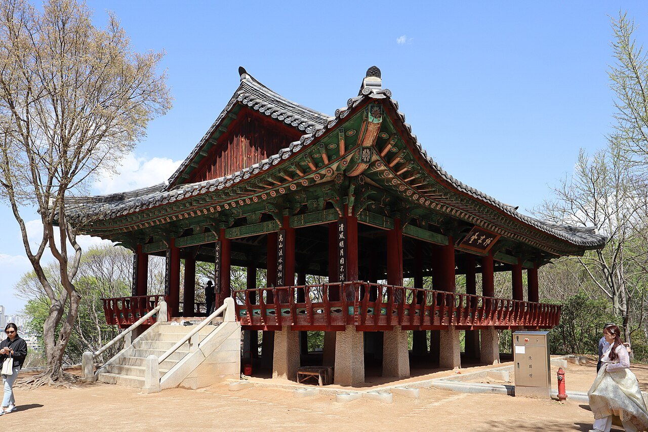 Omokdae pavilion above Jeonju Hanok Village