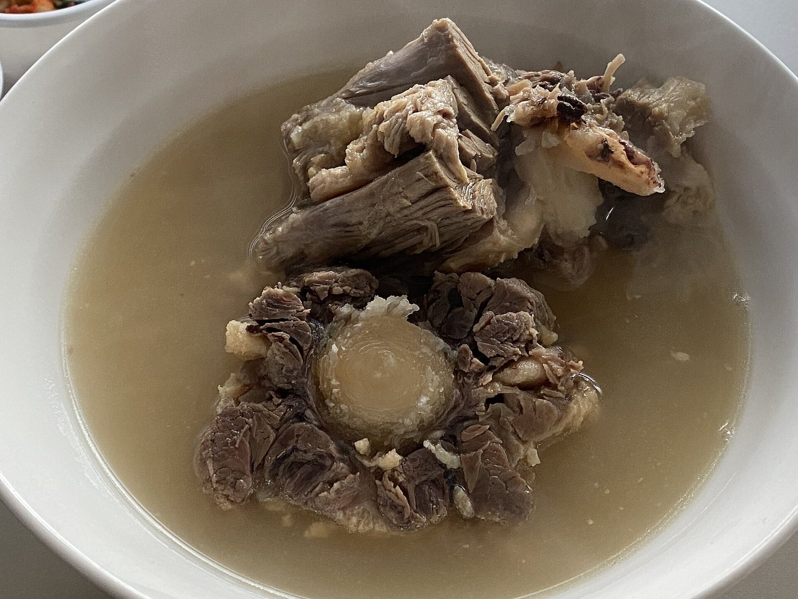 Kkori-gomtang (oxtail soup), a classic Korean dish served at Eunho Sikdang