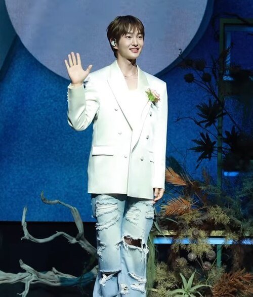 SHINee ONEW at his PERCENT showcase in 2025
