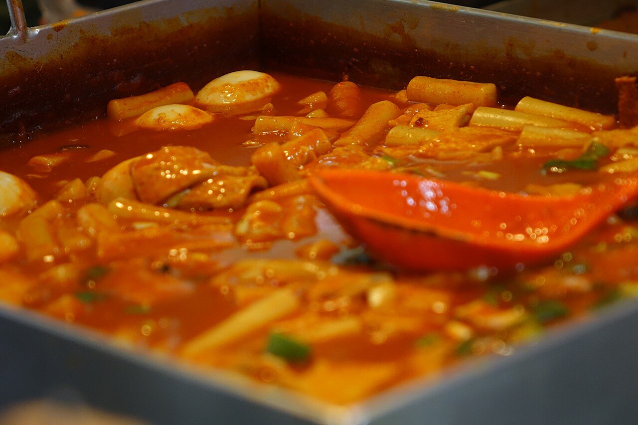 Tteokbokki in Seoul: Price, Taste & 2 Best Places (2026)