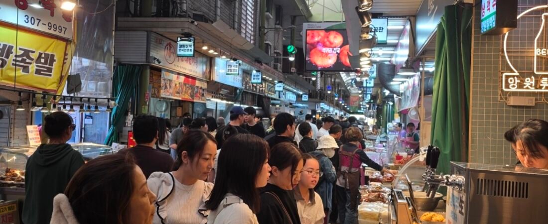 Mangwon Market Food Guide: 11 Must-Try Eats & a Han River Night Walk